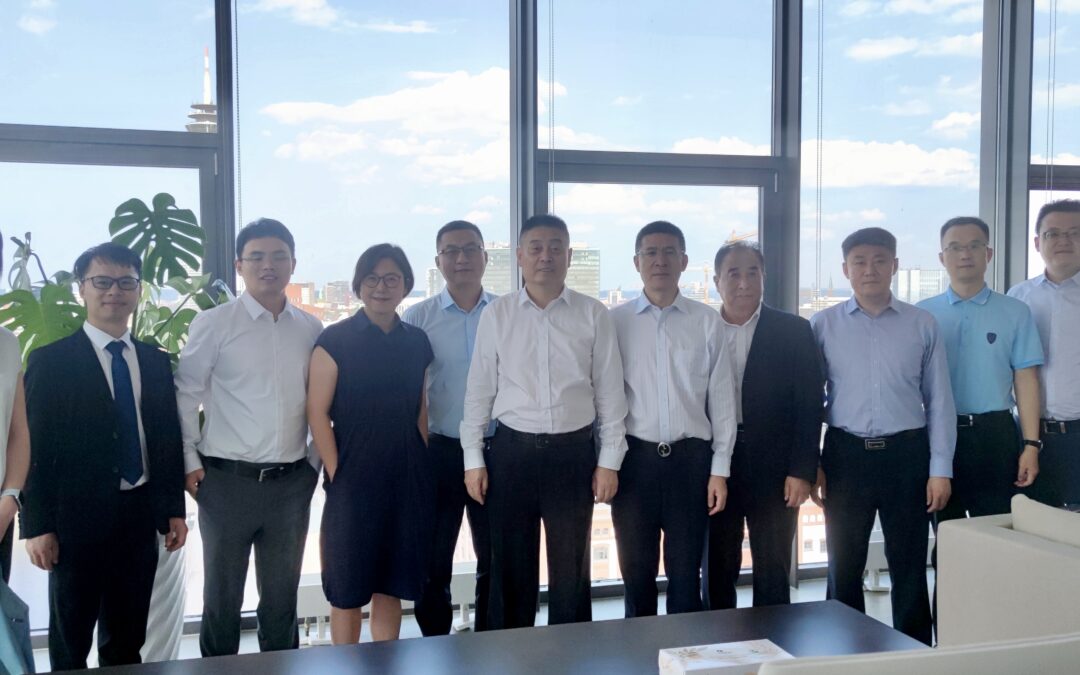 Eine Delegation der Weiqiao Lightweight Base zu Besuch in Deutschland